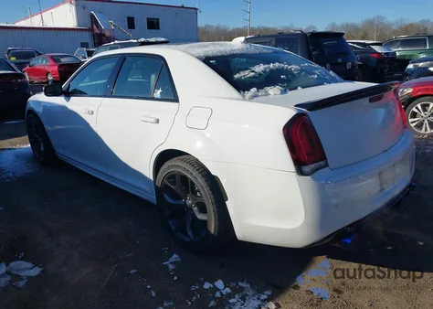 2023 Chrysler 300 Touring L z USA, uszkodzony, nr VIN 2C3CCADG4PH706898